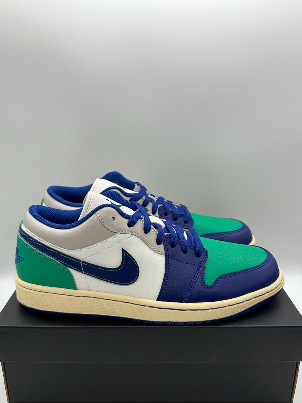 Air Jordan 1 Low Deep Royal Blue 553558-147 Men’s Size 8.5